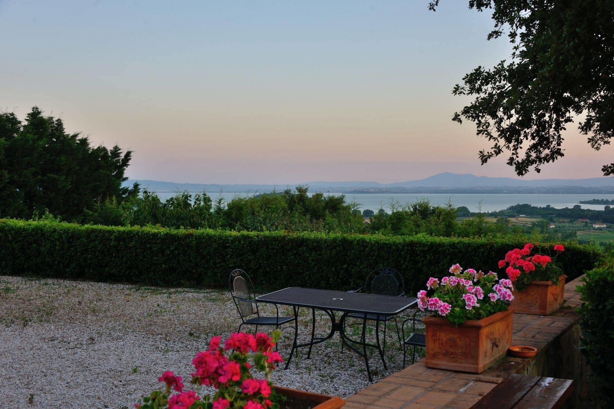 Relais Borgo Torale Otel Passignano sul Trasimeno Dış mekan fotoğraf